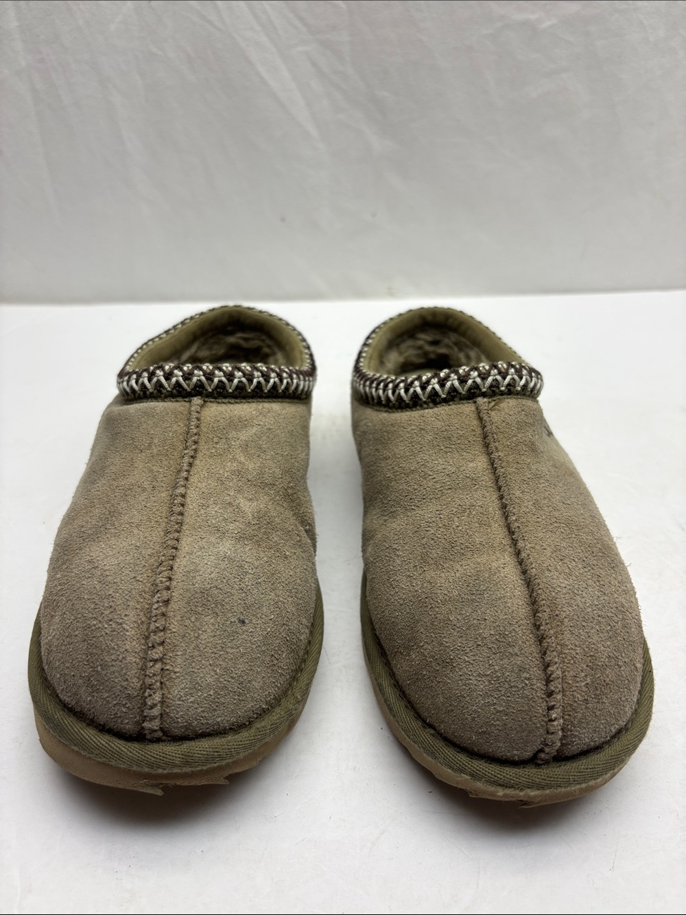 UGG Tasman slippers for women’s SZ 6, box 66